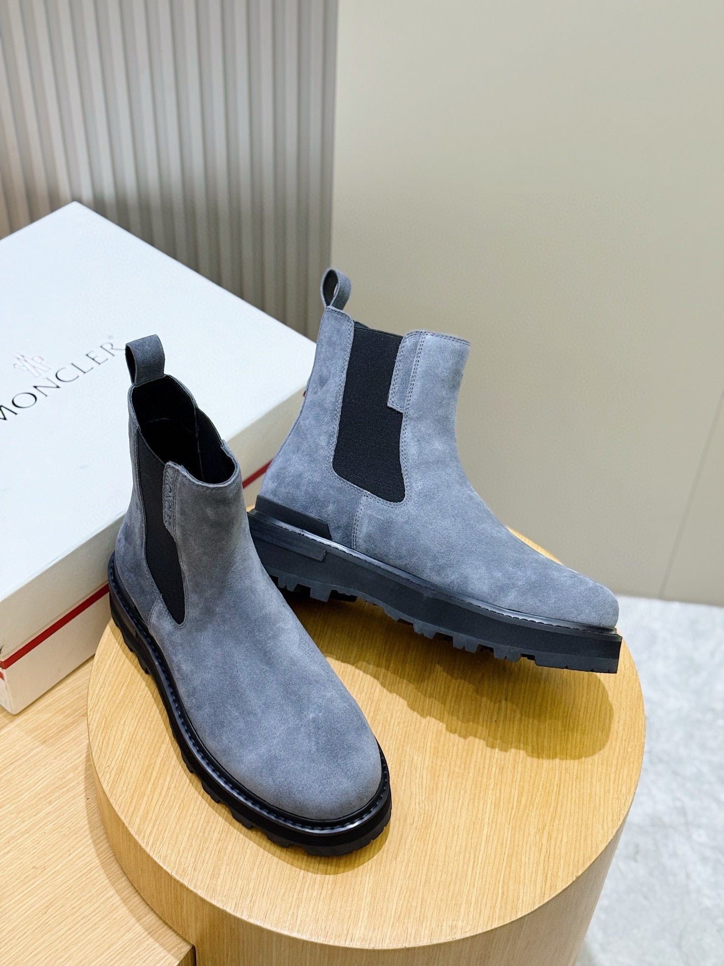 Black Chelsea Boots – Clean & Timeless