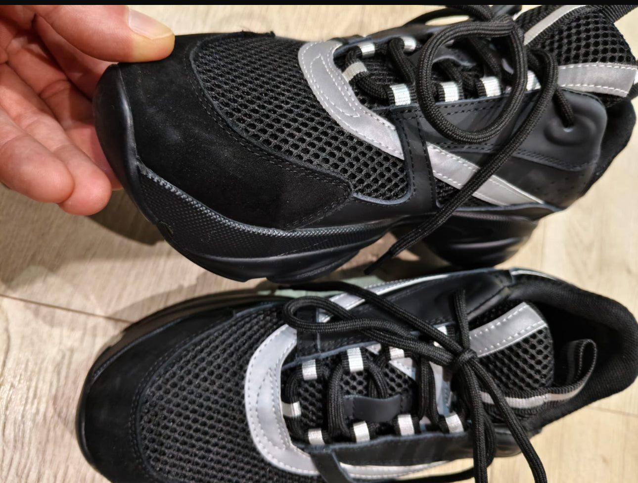 Premium Black Designer Sneakers – Everyday Comfort & Modern Style