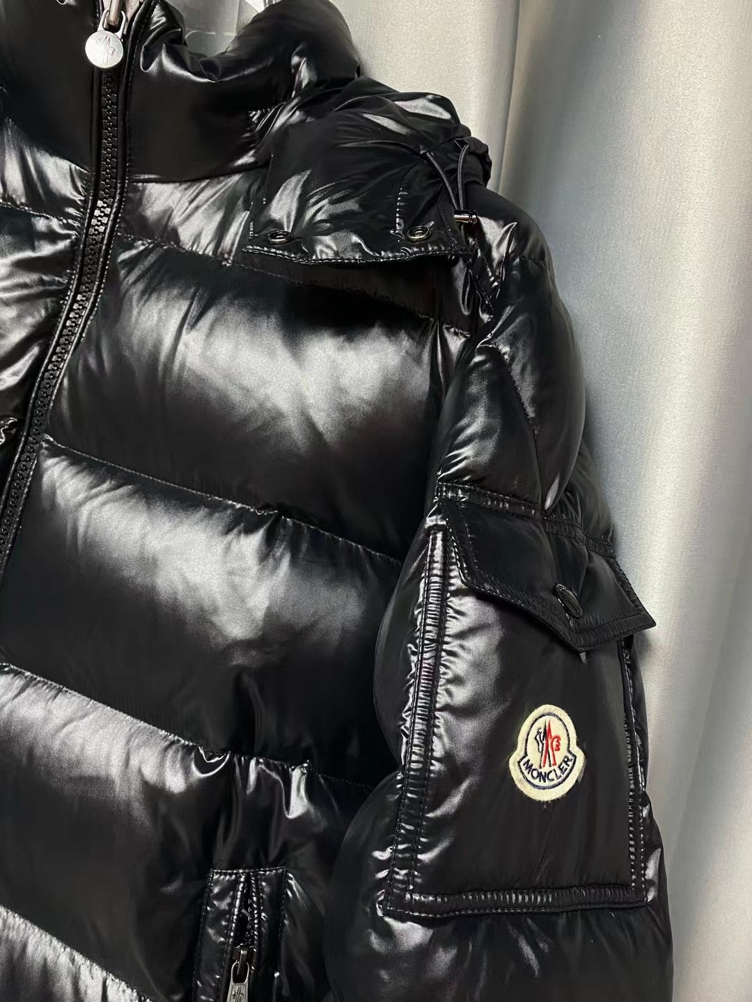 Men’s Glossy Puffer Jacket – Premium Winter Outerwear | Shop London