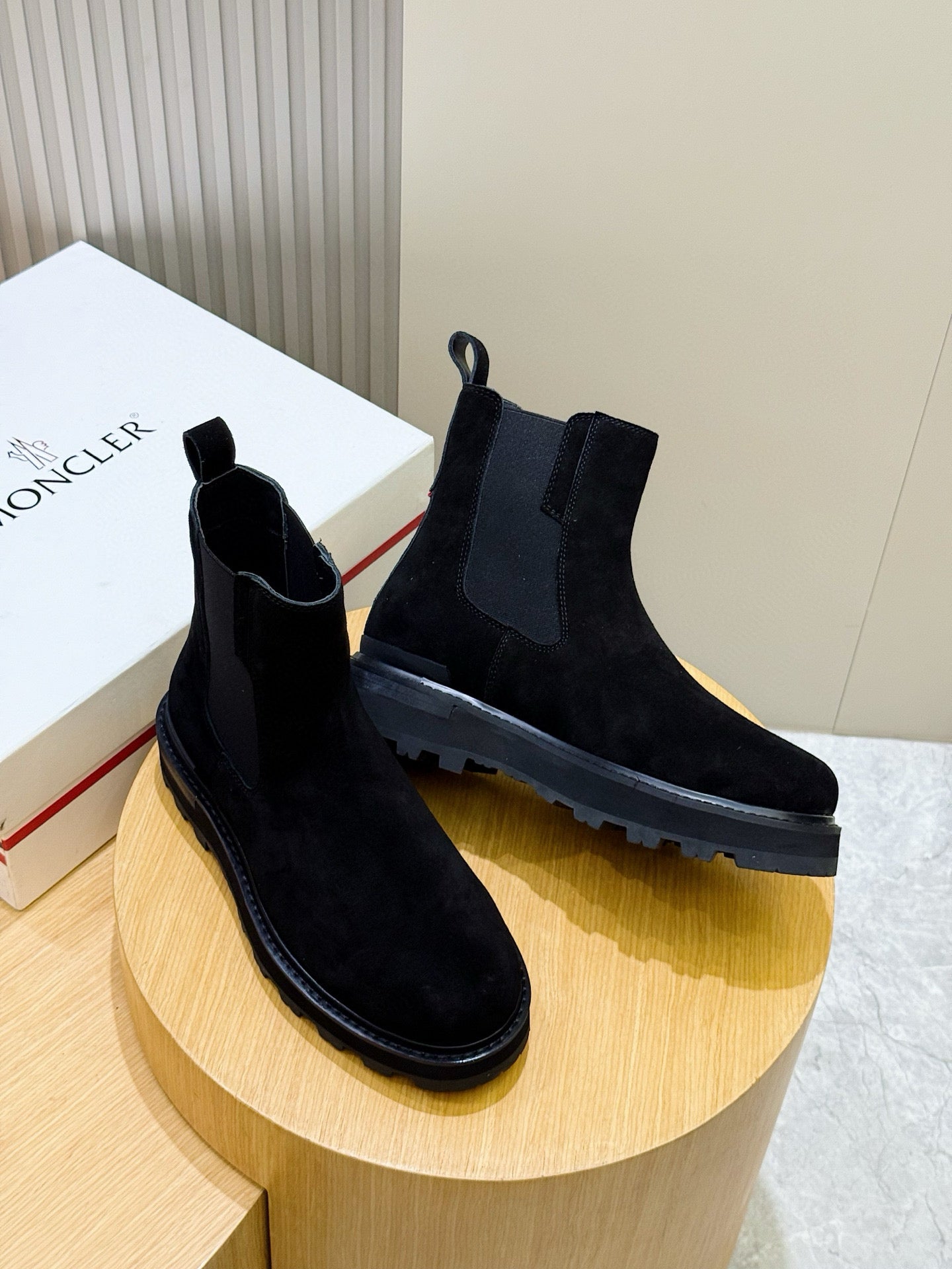 Black Chelsea Boots – Clean & Timeless