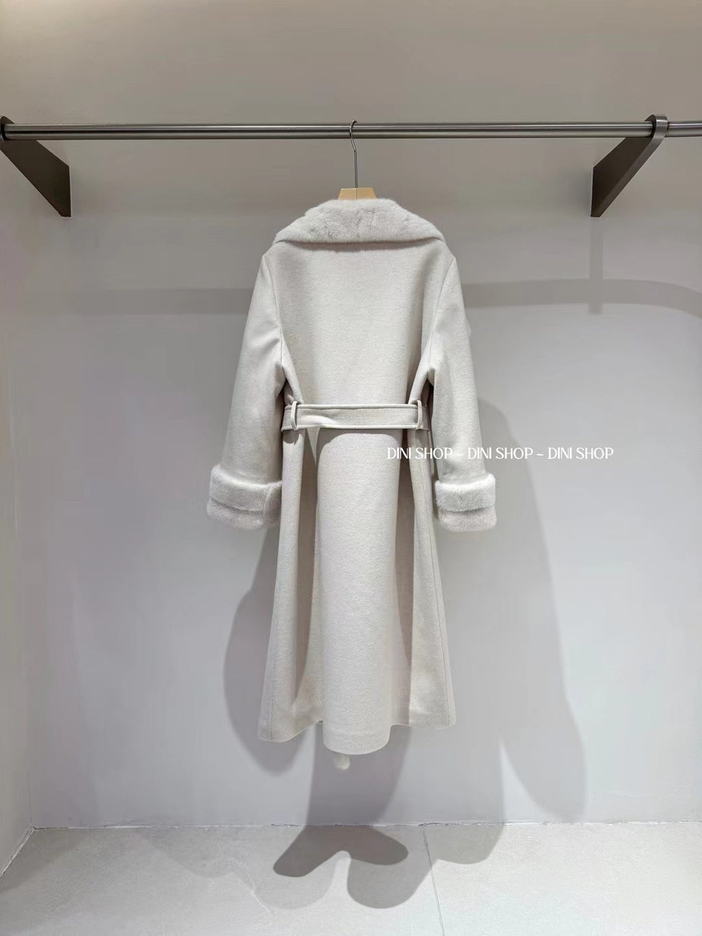 Manteau Luxe Cachemire & Laine avec Col Fourrure – Blanc Écru