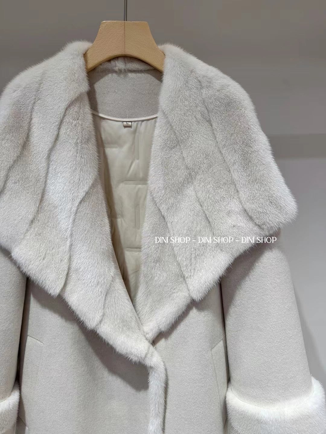 Manteau Luxe Cachemire & Laine avec Col Fourrure – Blanc Écru