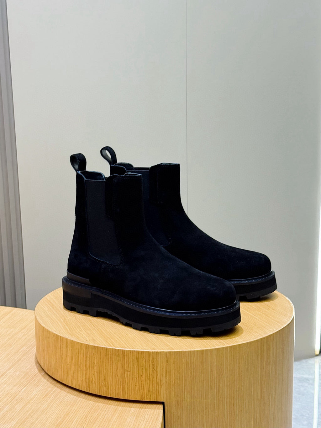 Black Chelsea Boots – Clean & Timeless