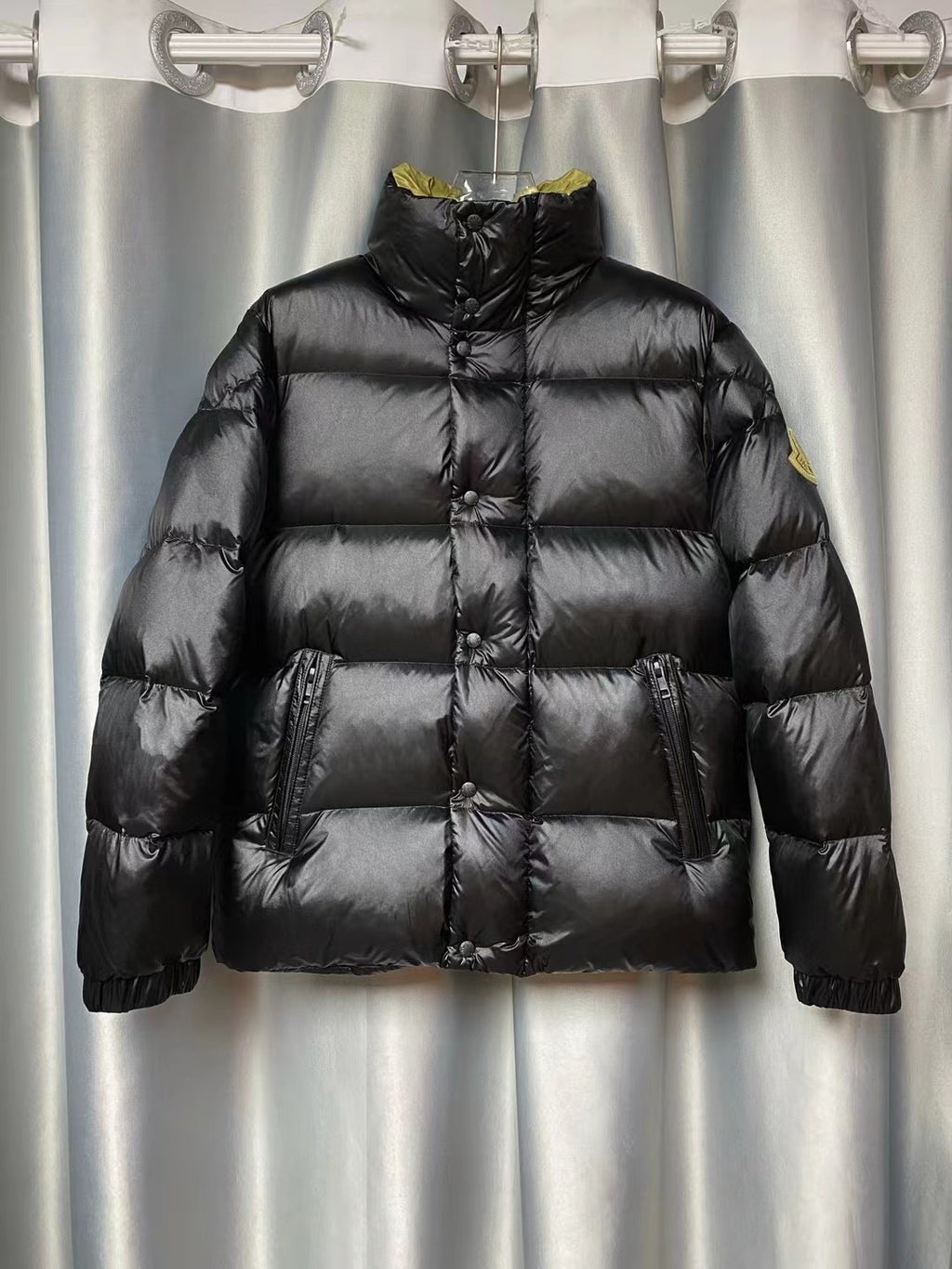 Men’s Premium Puffer Jacket – Black with Gold Interior | Shop London