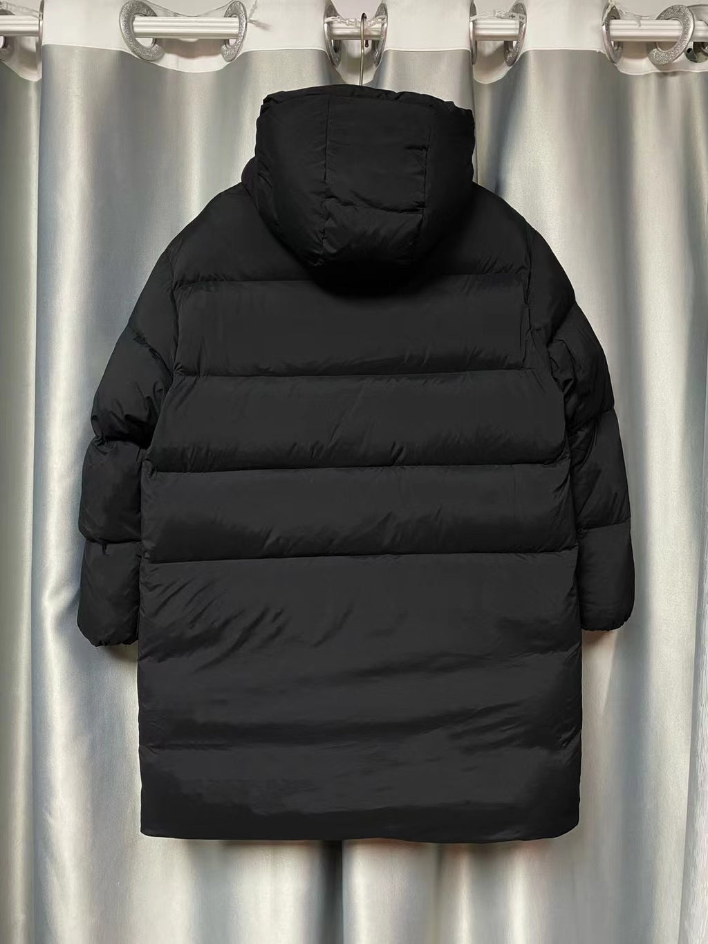 Luxury Men’s Puffer Coat – Premium Winter Jacket with Zipper and Hood