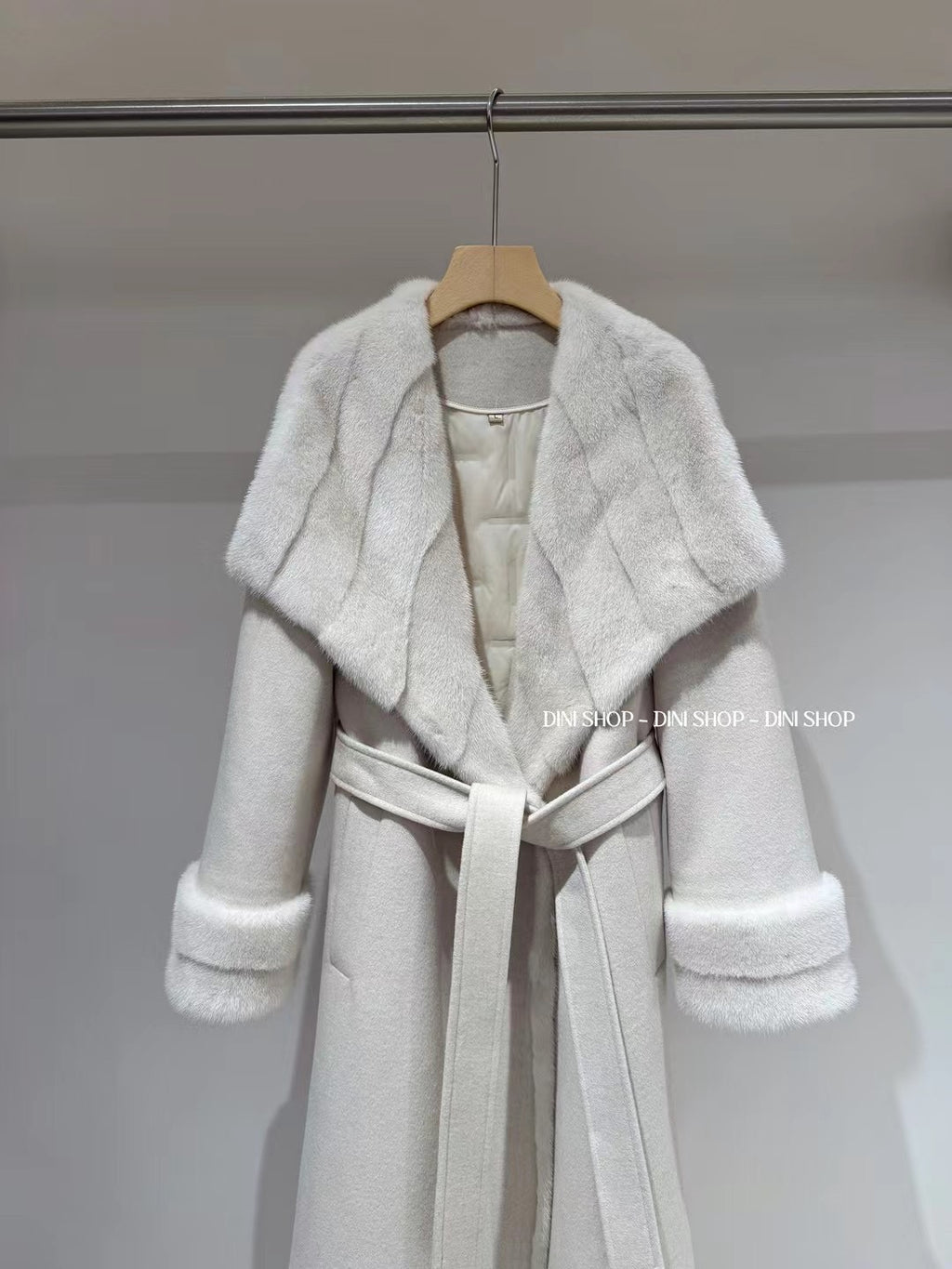 Manteau Luxe Cachemire & Laine avec Col Fourrure – Blanc Écru