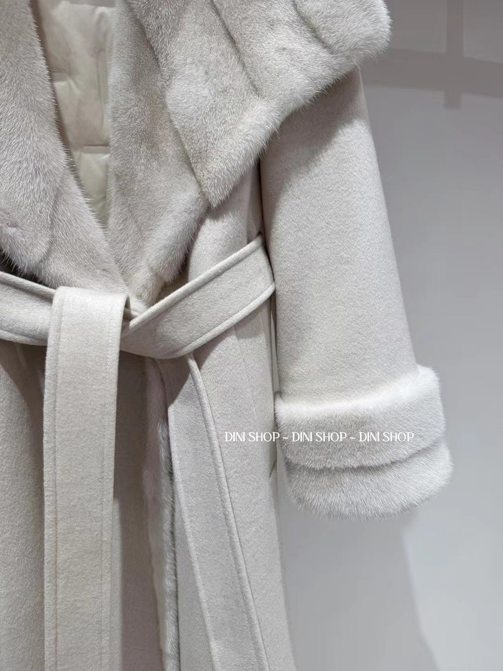 Manteau Luxe Cachemire & Laine avec Col Fourrure – Blanc Écru