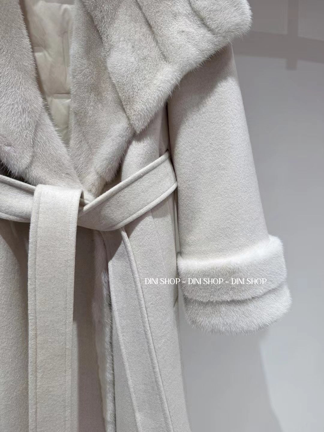 Manteau Luxe Cachemire & Laine avec Col Fourrure – Blanc Écru