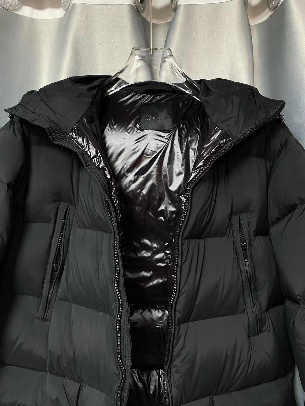 Luxury Men’s Puffer Coat – Premium Winter Jacket with Zipper and Hood