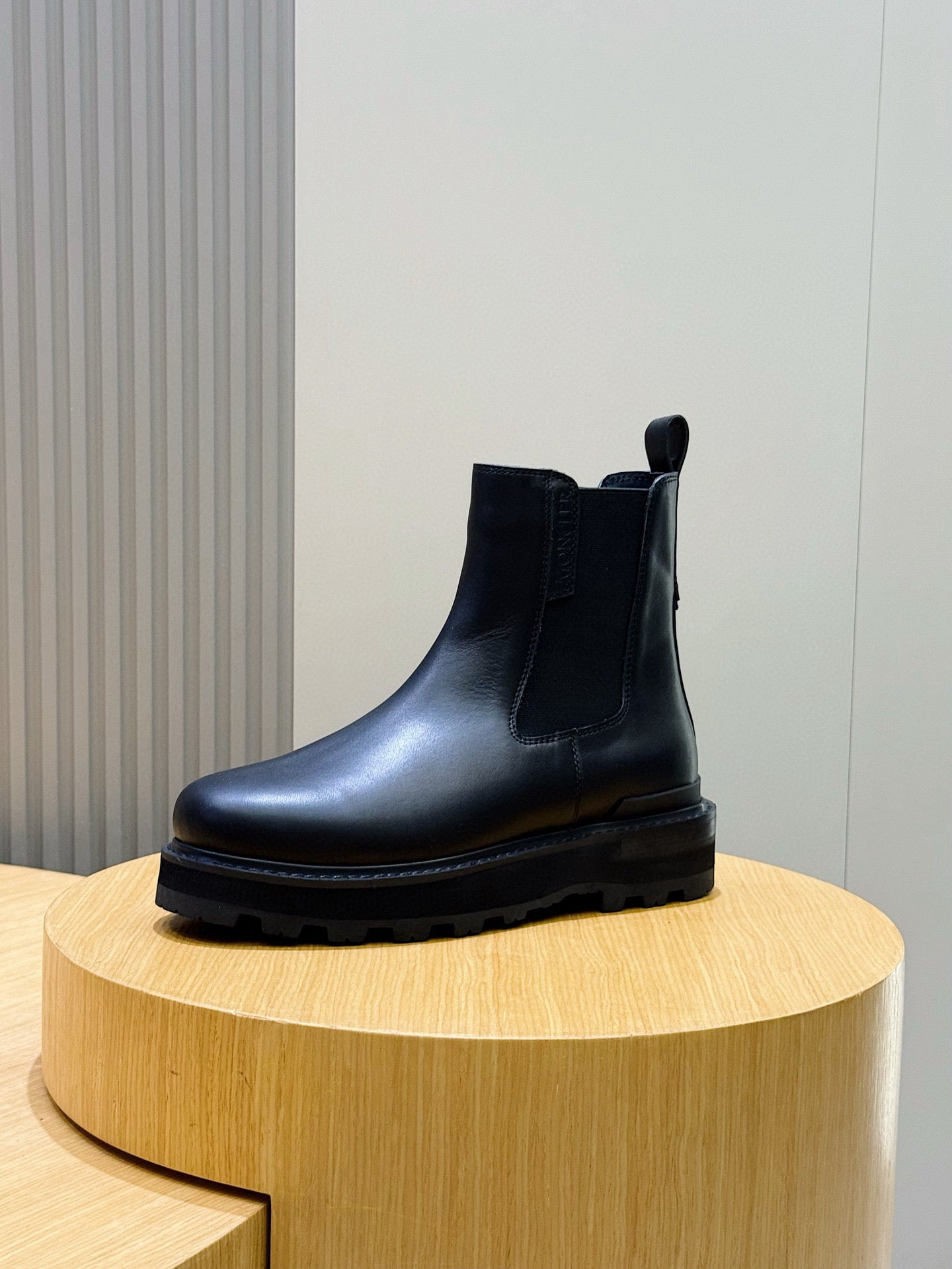 Black Chelsea Boots – Clean & Timeless