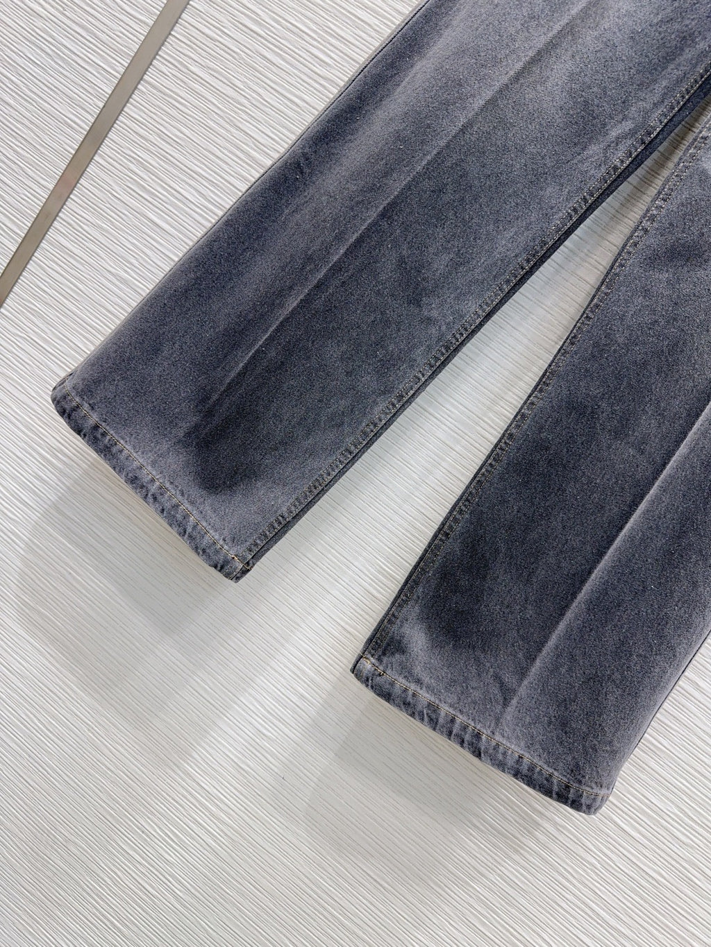 Grey Denim Set – Jacket & Straight-Leg Jeans