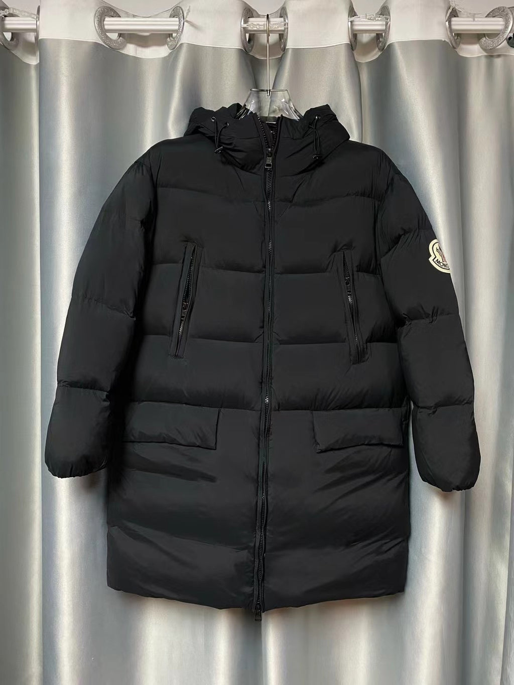 Luxury Men’s Puffer Coat – Premium Winter Jacket with Zipper and Hood