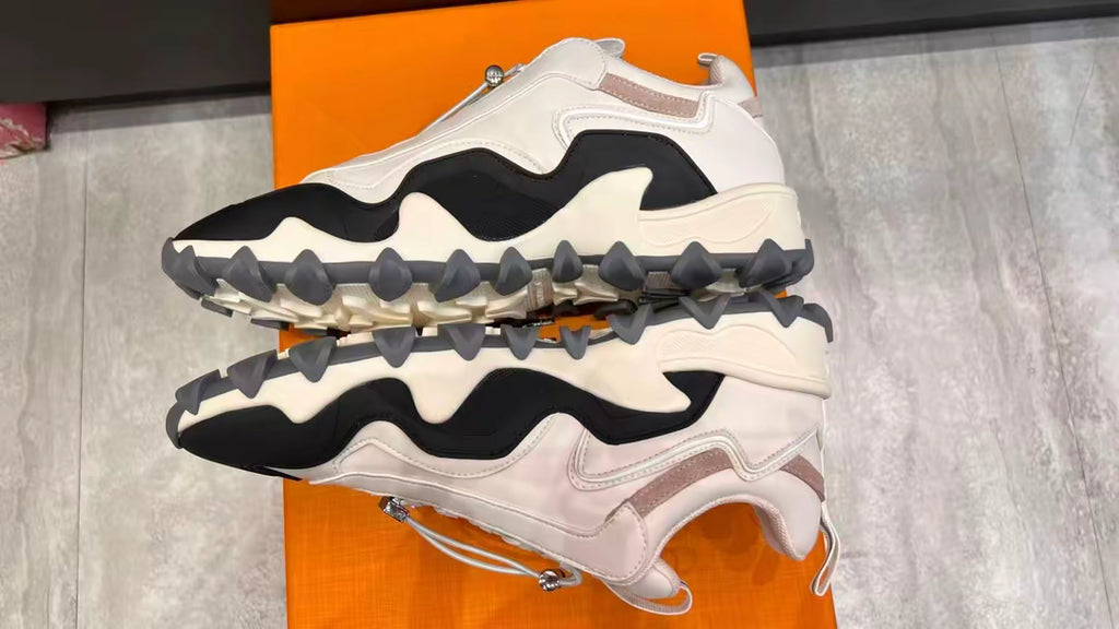 Premium Everyday Sneakers – White & Black | Lightweight & Comfortable