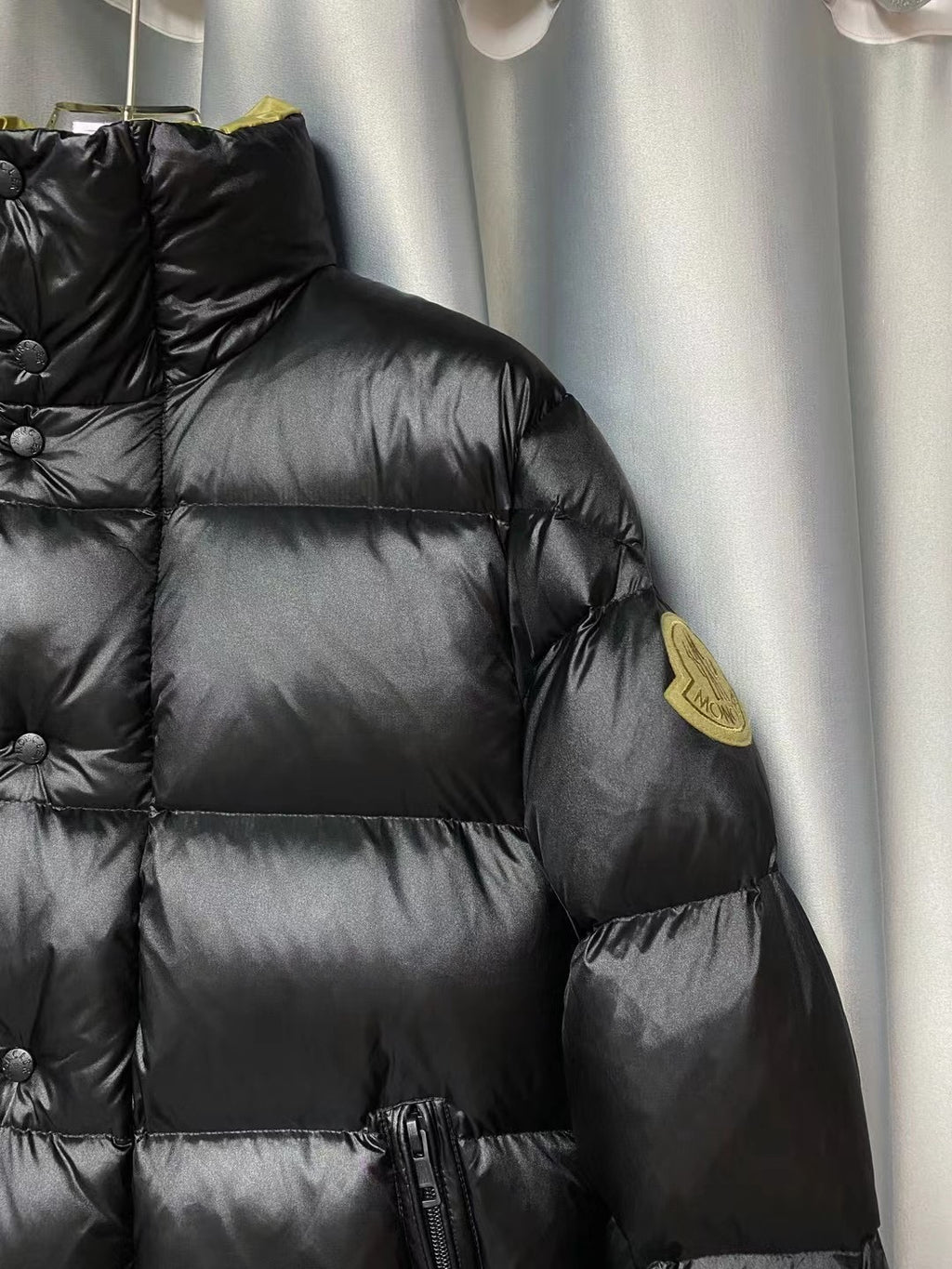 Men’s Premium Puffer Jacket – Black with Gold Interior | Shop London