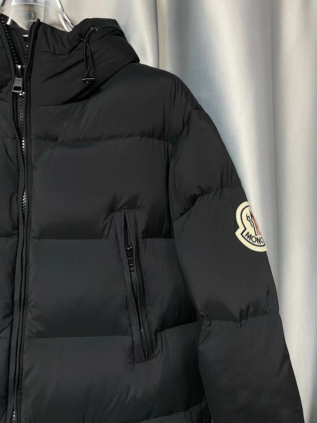 Luxury Men’s Puffer Coat – Premium Winter Jacket with Zipper and Hood